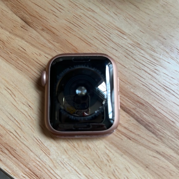 Series 5 Apple Watch 40mm GPS + Cellular - Picture 7 of 14